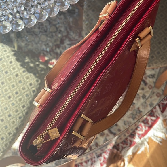 Louis vuitton 100% authentic shoulder bag - Picture 2 of 4